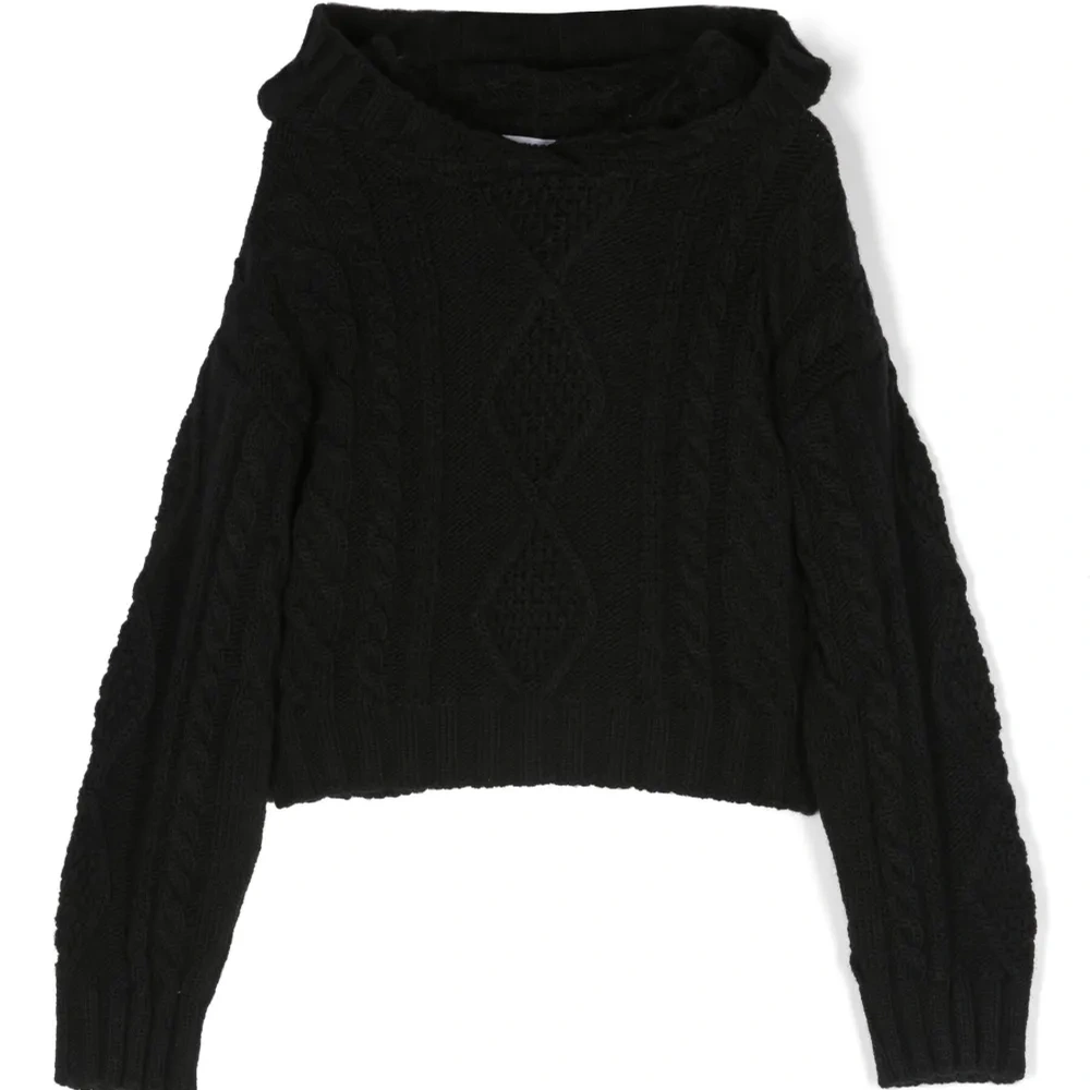 Джемпер фактурной вязки с нашивкой-логотипом