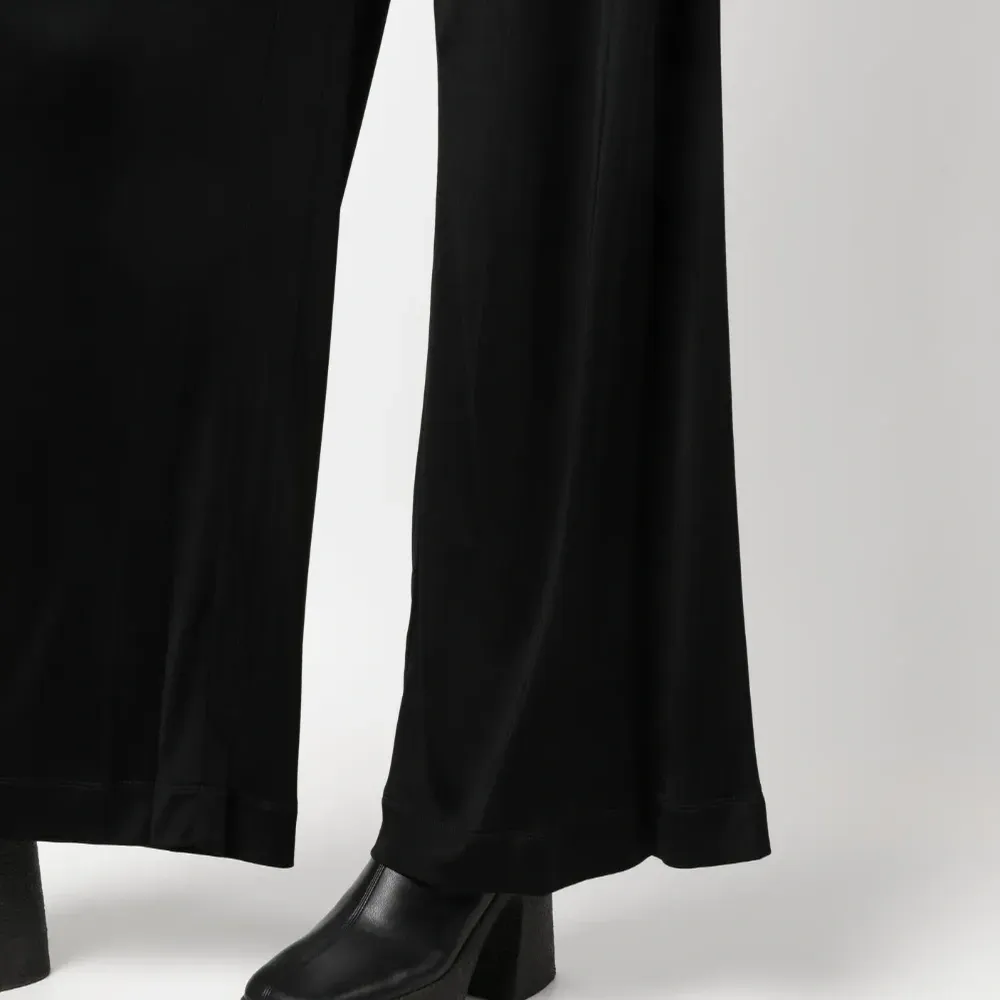 Брюки палаццо с завышенной талией