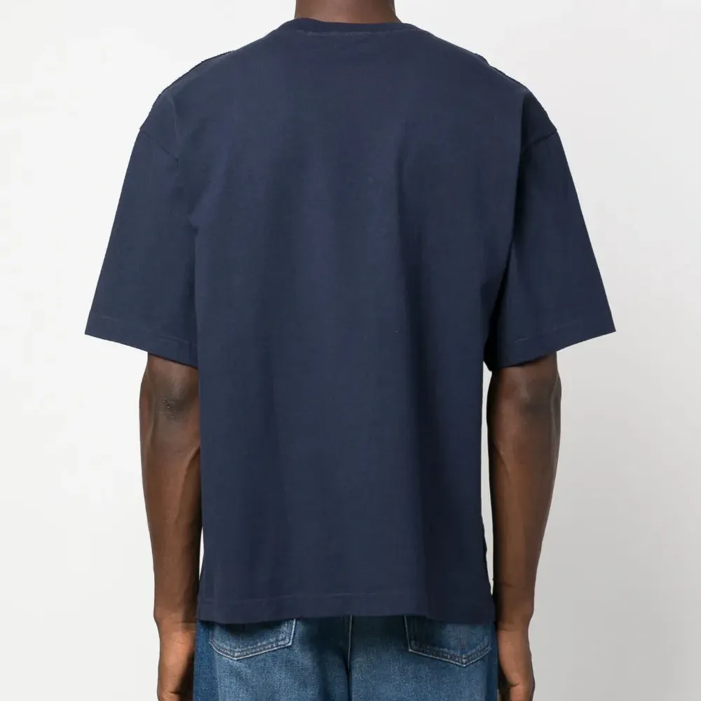 Футболка с вышитым логотипом