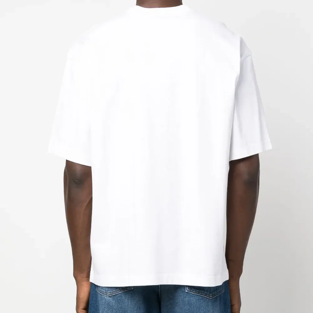 Футболка с вышитым логотипом