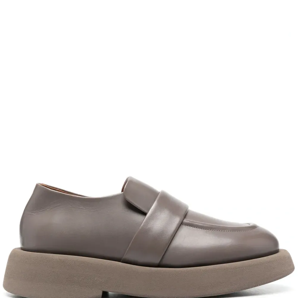 Лоферы с закругленным носком