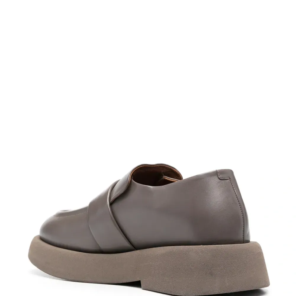 Лоферы с закругленным носком