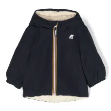 Пуховик с нашивкой-логотипом