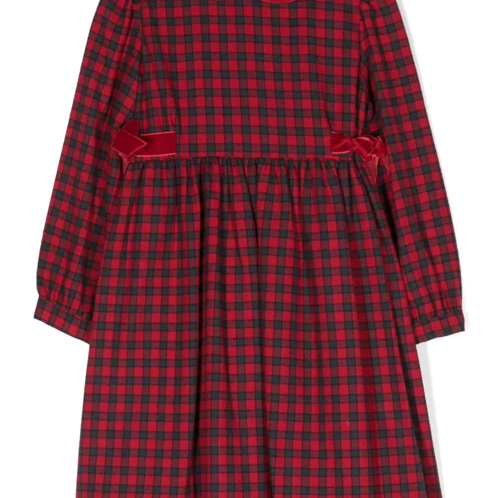 Клетчатое платье с бантом