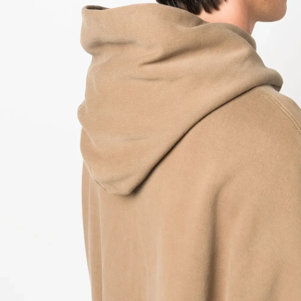 Худи с приспущенными плечами