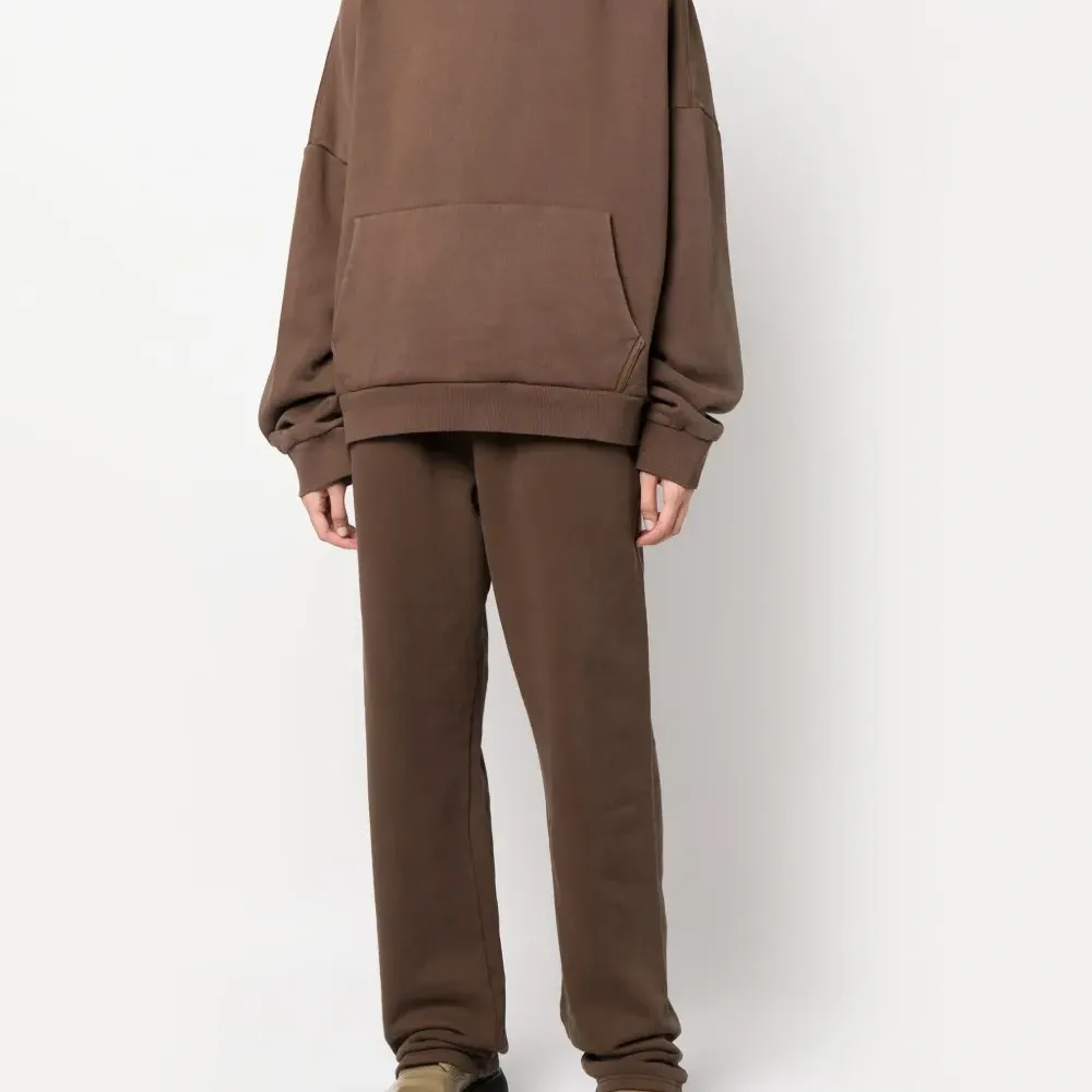 Худи с приспущенными плечами Худи с приспущенными плечами