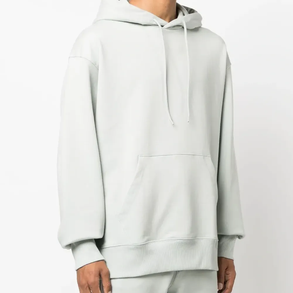 Худи из органического хлопка с нашивкой-логотипом Худи из органического хлопка с нашивкой-логотипом