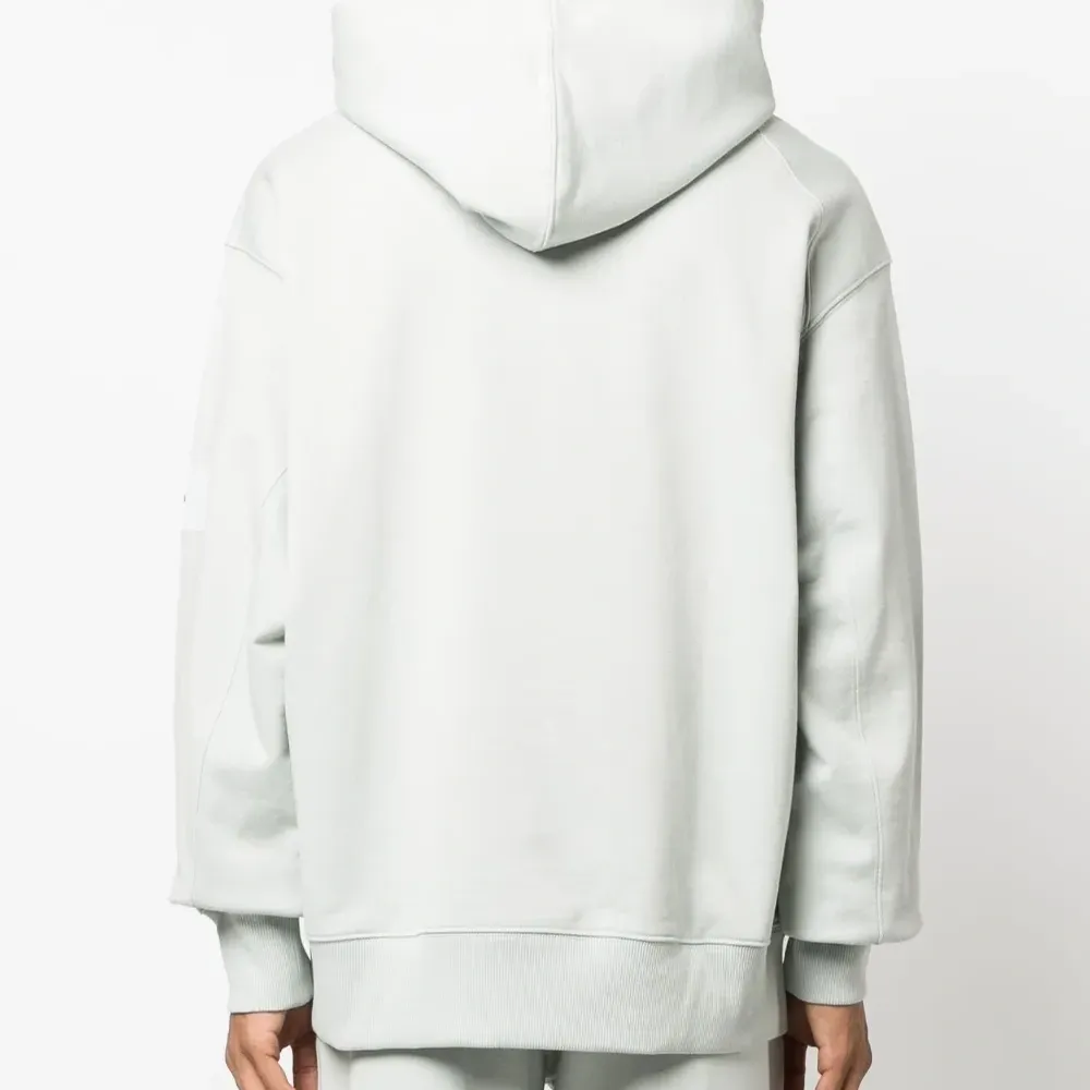 Худи из органического хлопка с нашивкой-логотипом Худи из органического хлопка с нашивкой-логотипом