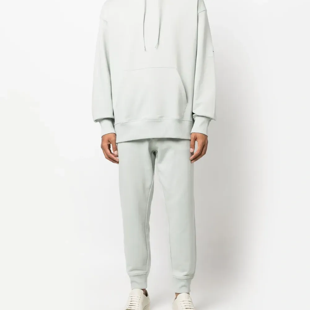 Худи из органического хлопка с нашивкой-логотипом Худи из органического хлопка с нашивкой-логотипом