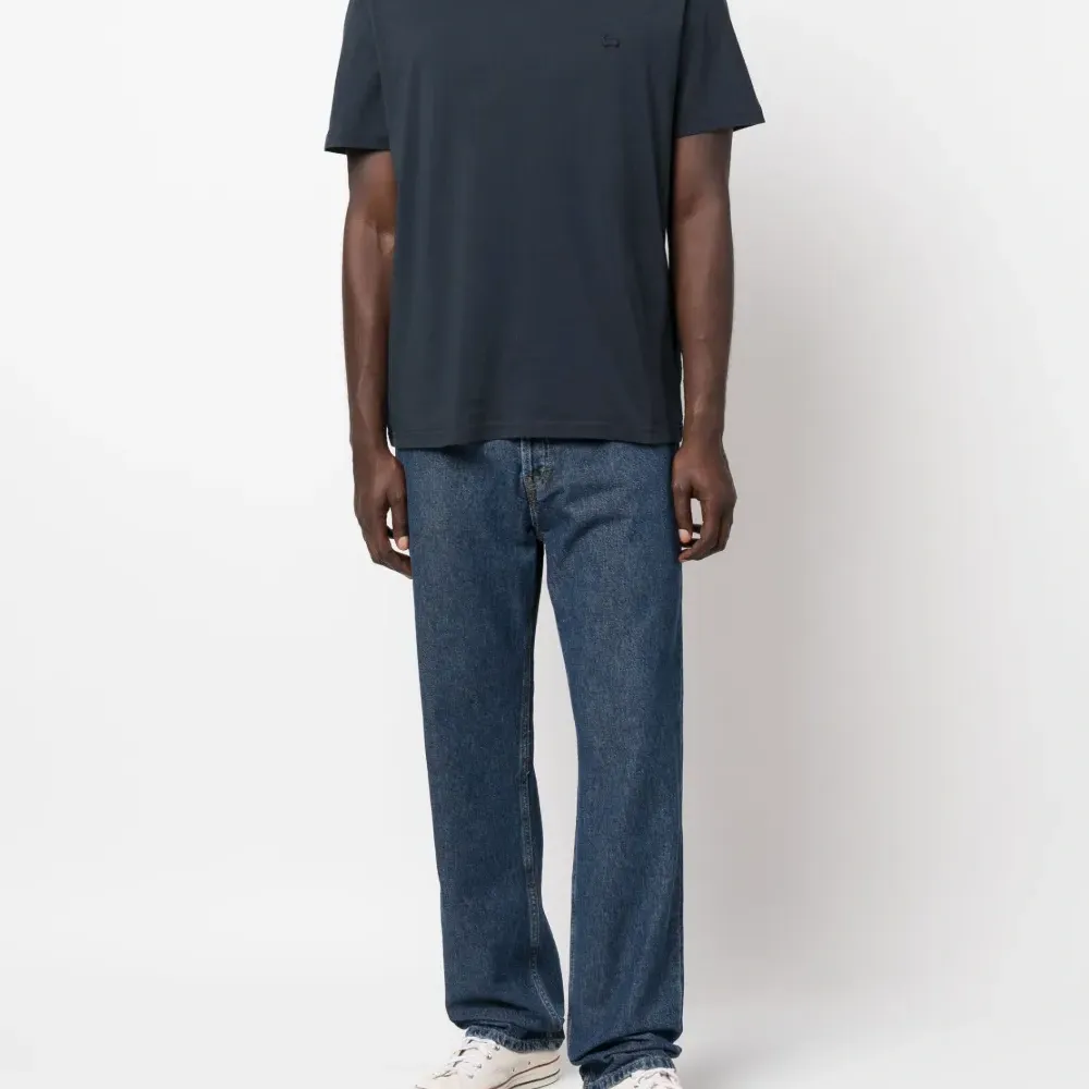 Футболка с нашивкой-логотипом