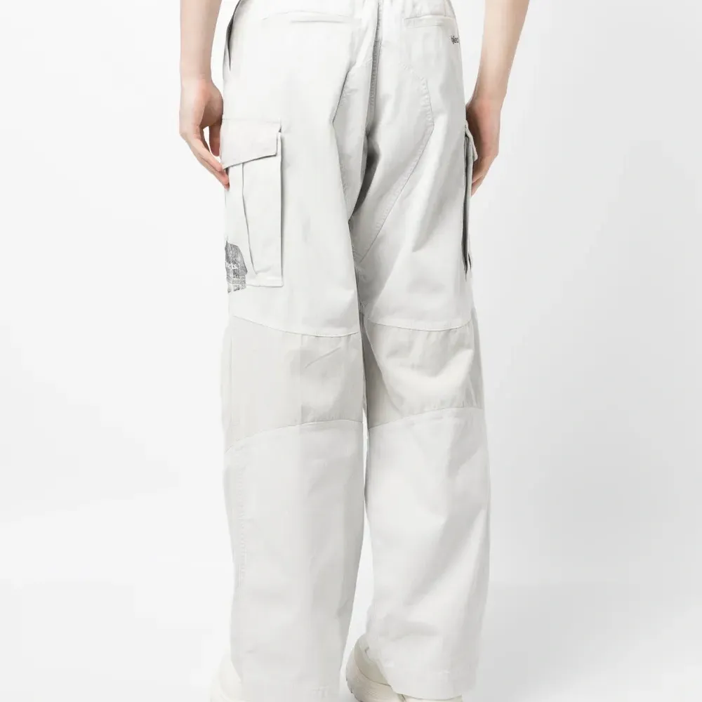 Брюки с карманами