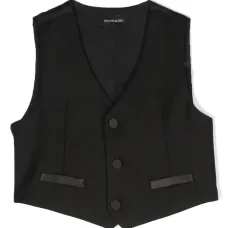 Жилет с вышитым логотипом