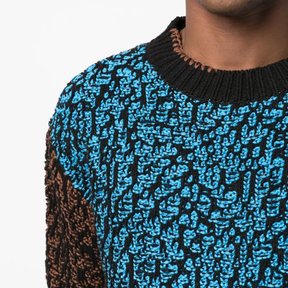 Толстовка вязки интарсия