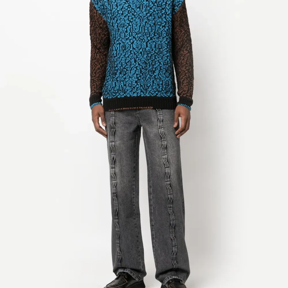 Толстовка вязки интарсия