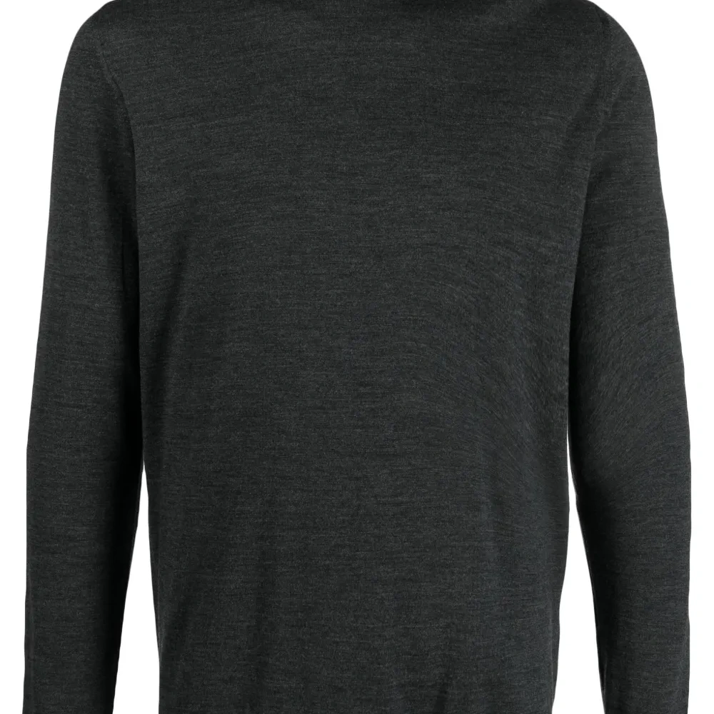 Джемпер с высоким воротником