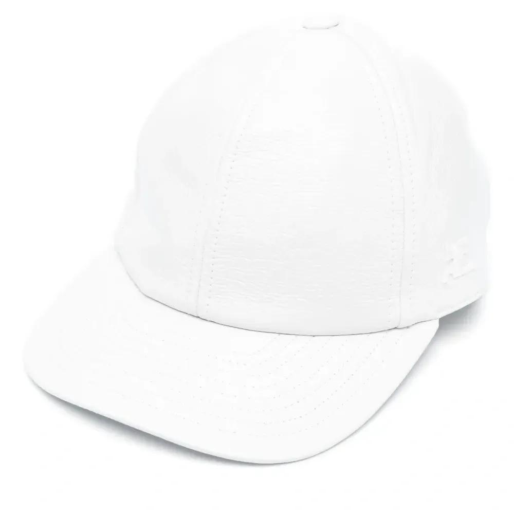 Кепка с вышитым логотипом