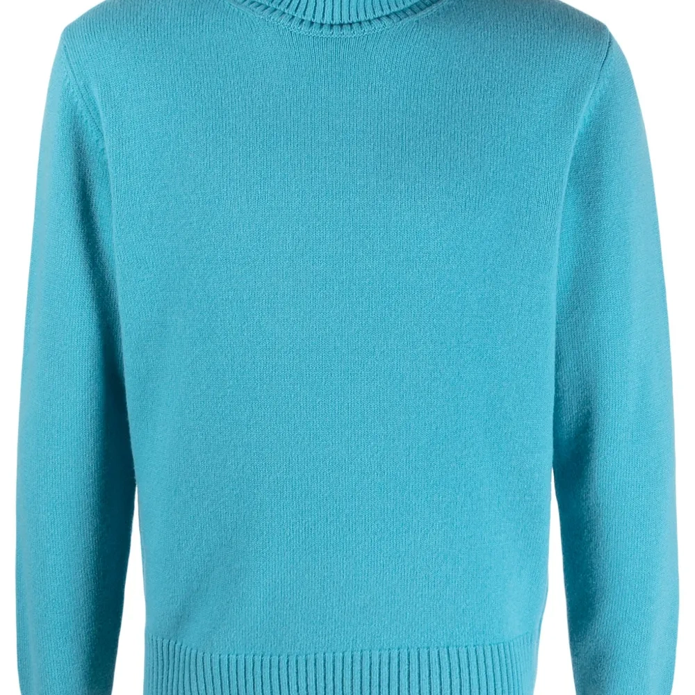 Шерстяной джемпер с высоким воротником