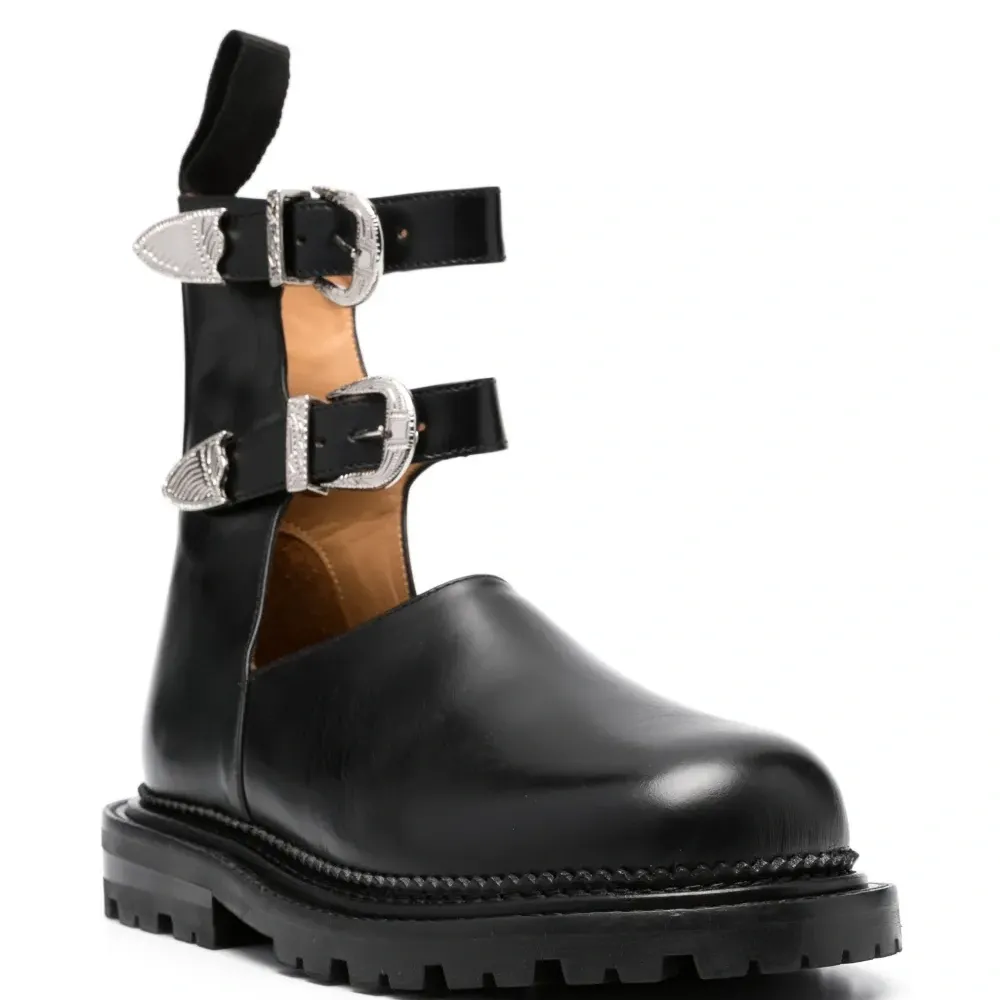 Ботильоны с пряжками