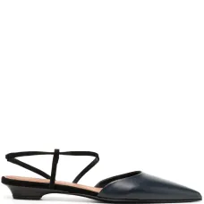 Сандалии с ремешком на пятке