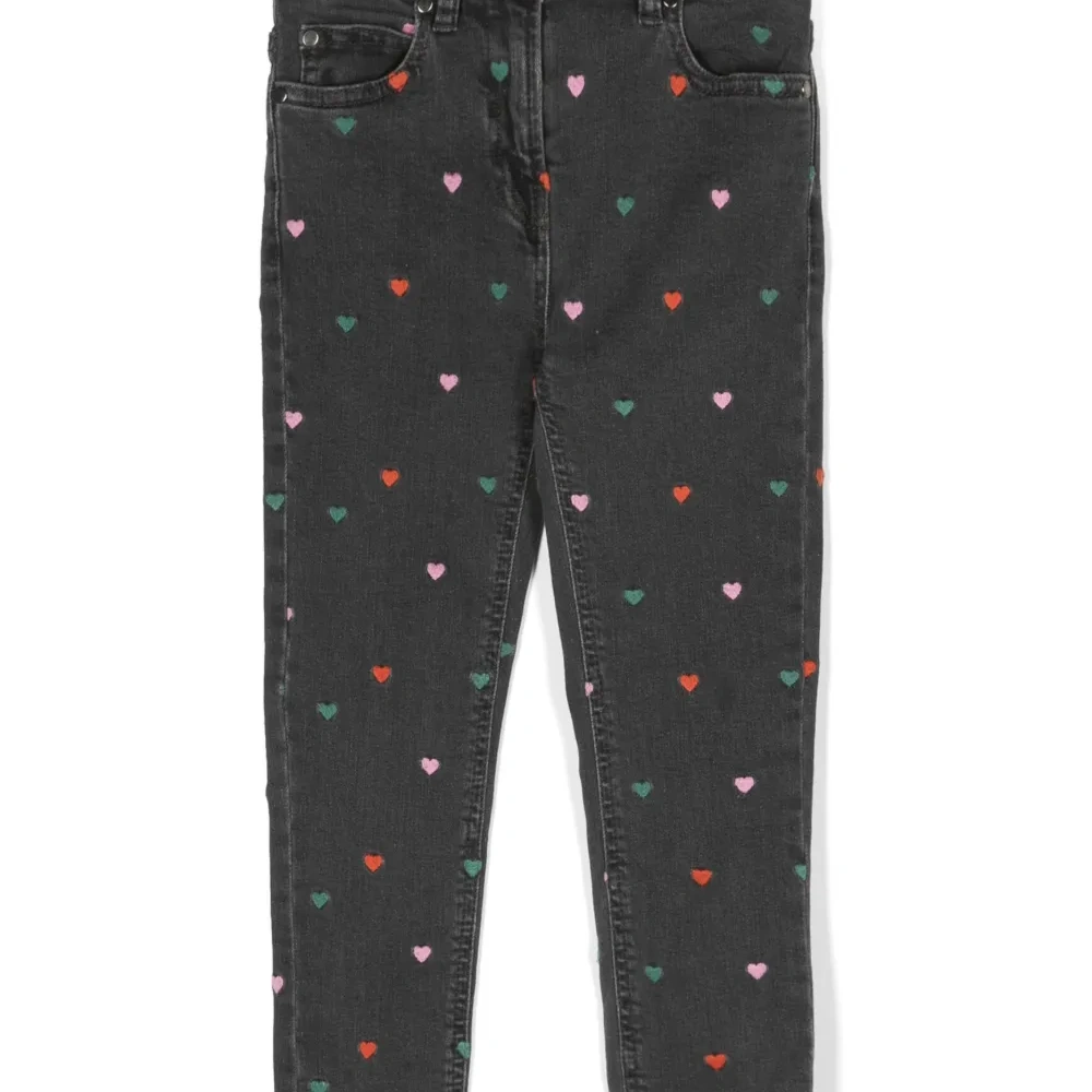 Прямые джинсы с вышивкой