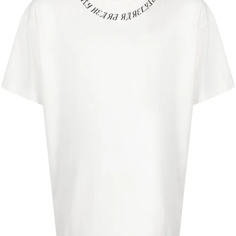 Футболка с логотипом