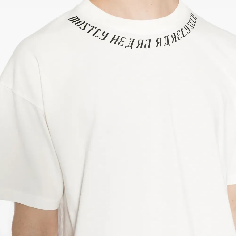 Футболка с логотипом