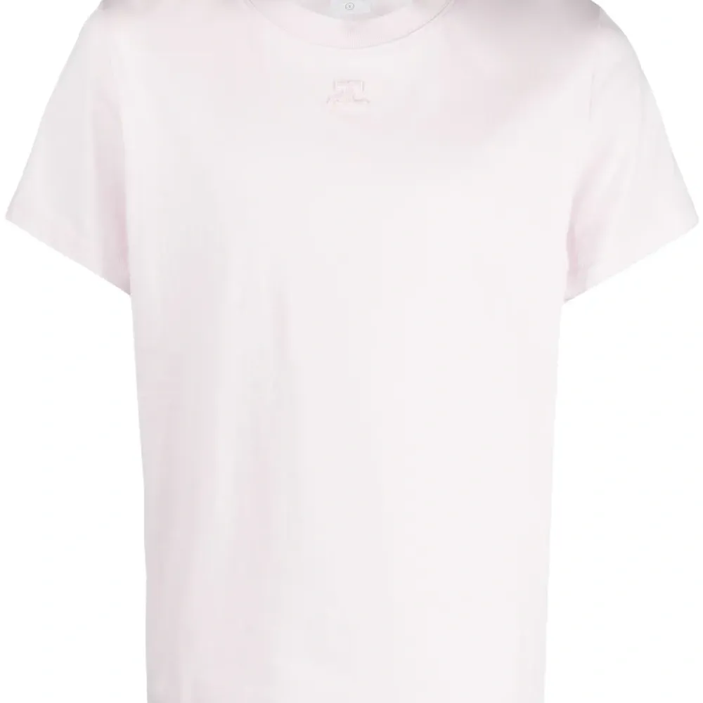 Футболка с вышитым логотипом