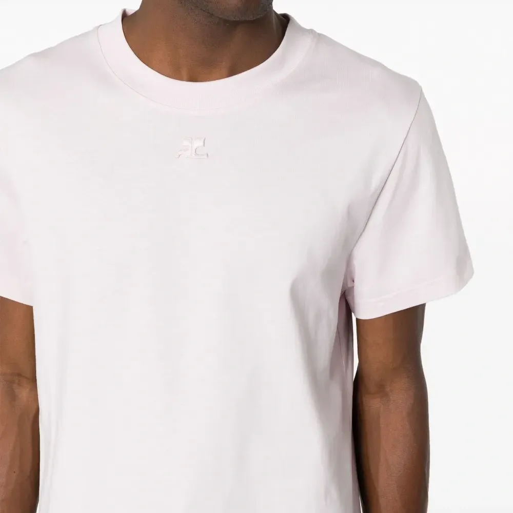 Футболка с вышитым логотипом