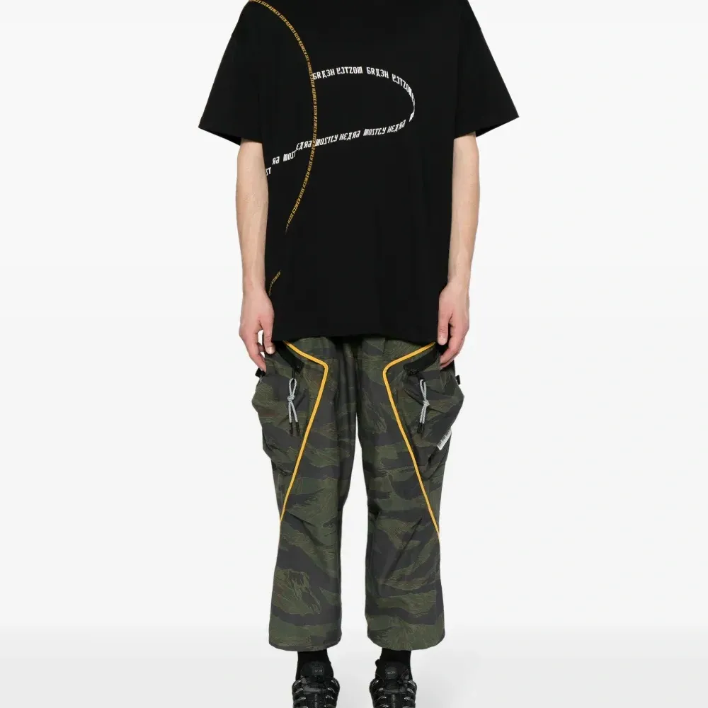 Футболка с логотипом