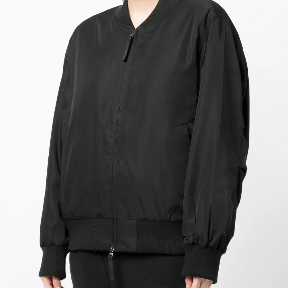 Бомбер на молнии