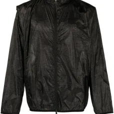 Легкая спортивная куртка