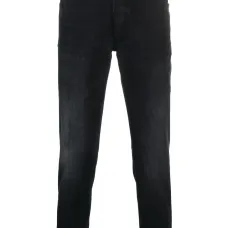 Узкие джинсы с заниженной талией