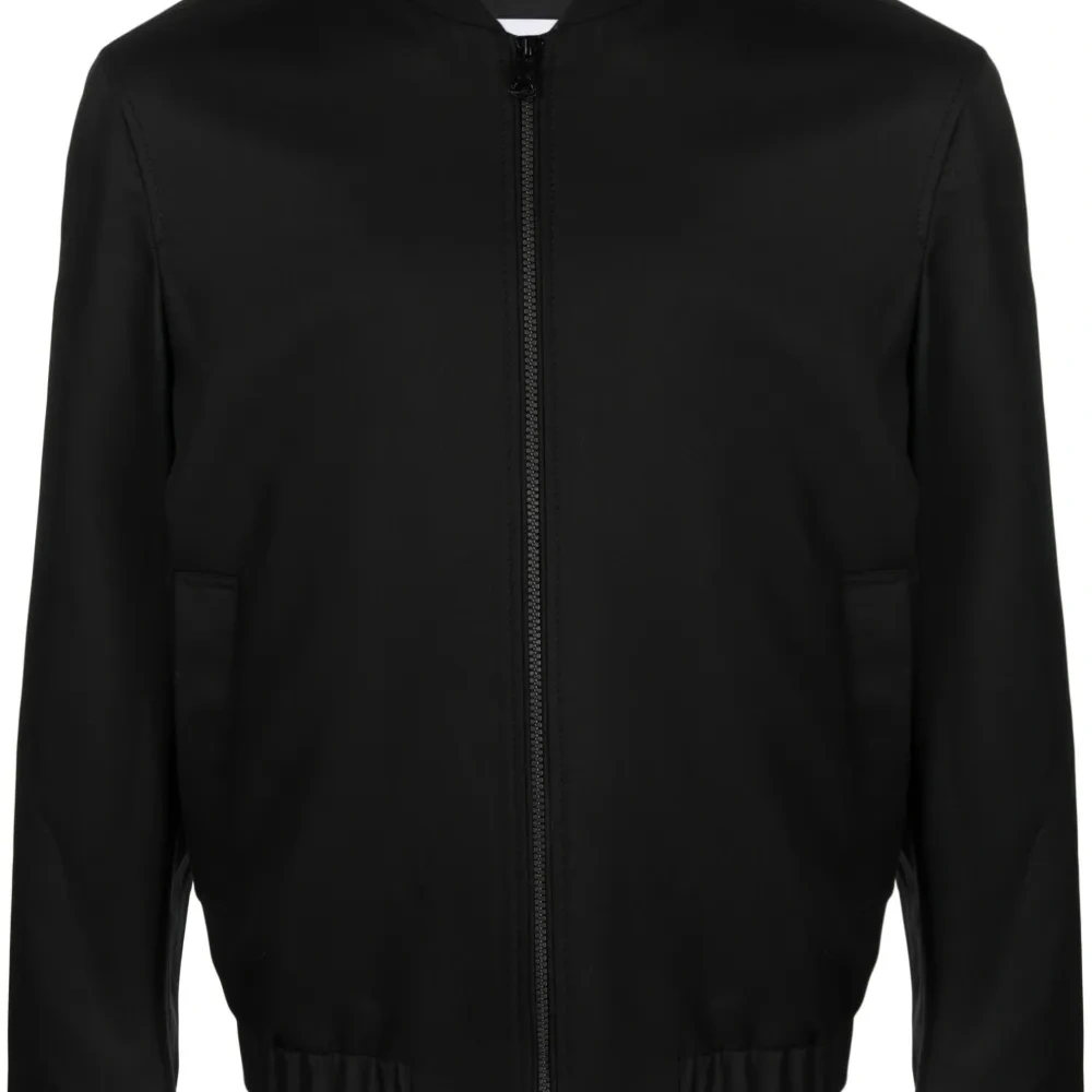 Бомбер на молнии с воротником-стойкой