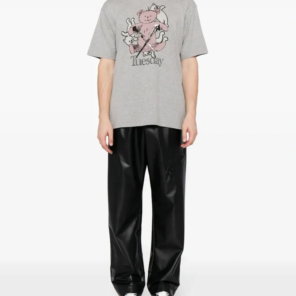 Футболка с графичным принтом