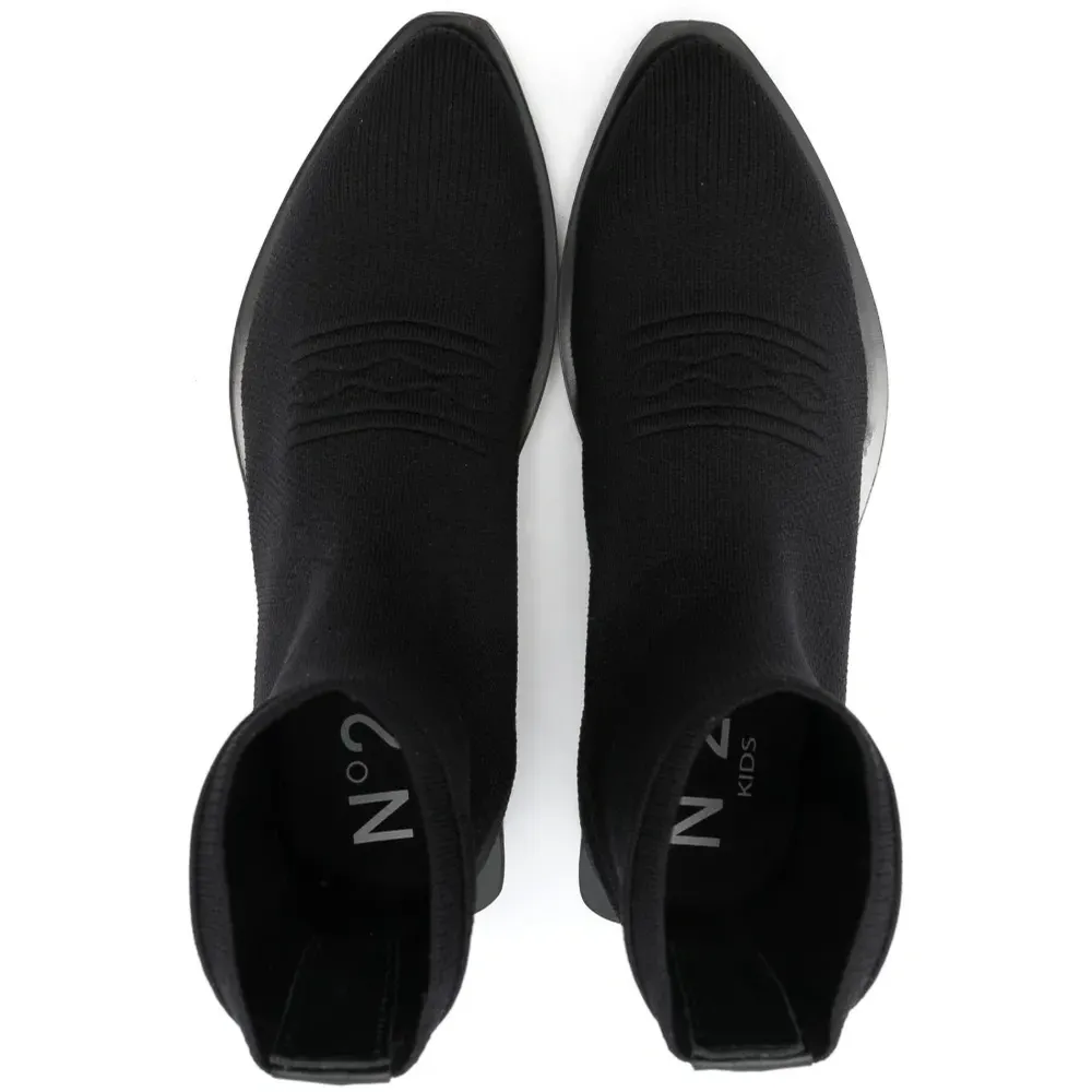 Ботинки с вышитым логотипом