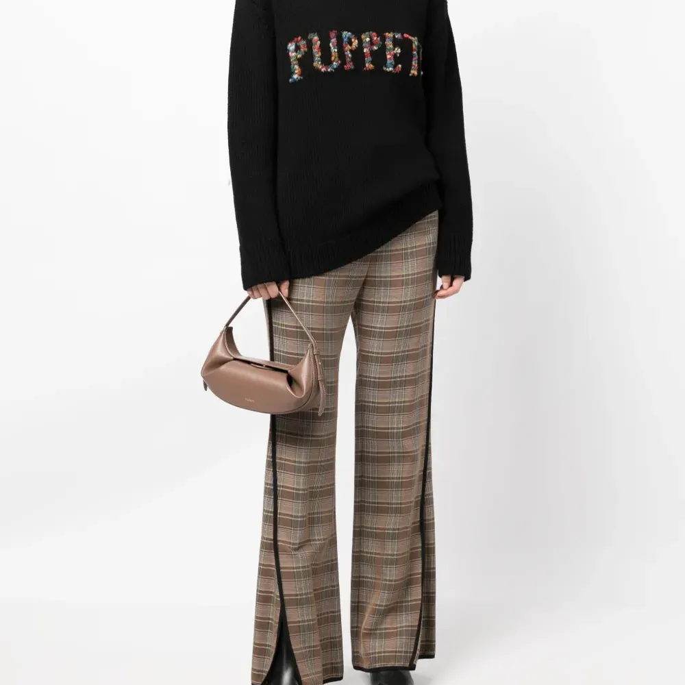 Свитер из смесовой шерсти с вышивкой