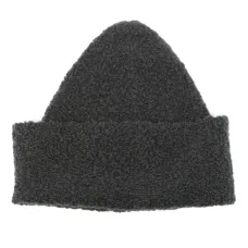 Шапка бини с заклепками Шапка бини с заклепками