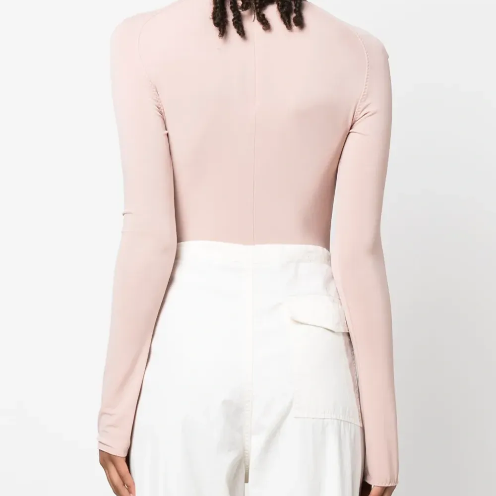 Боди с вырезом и драпировкой