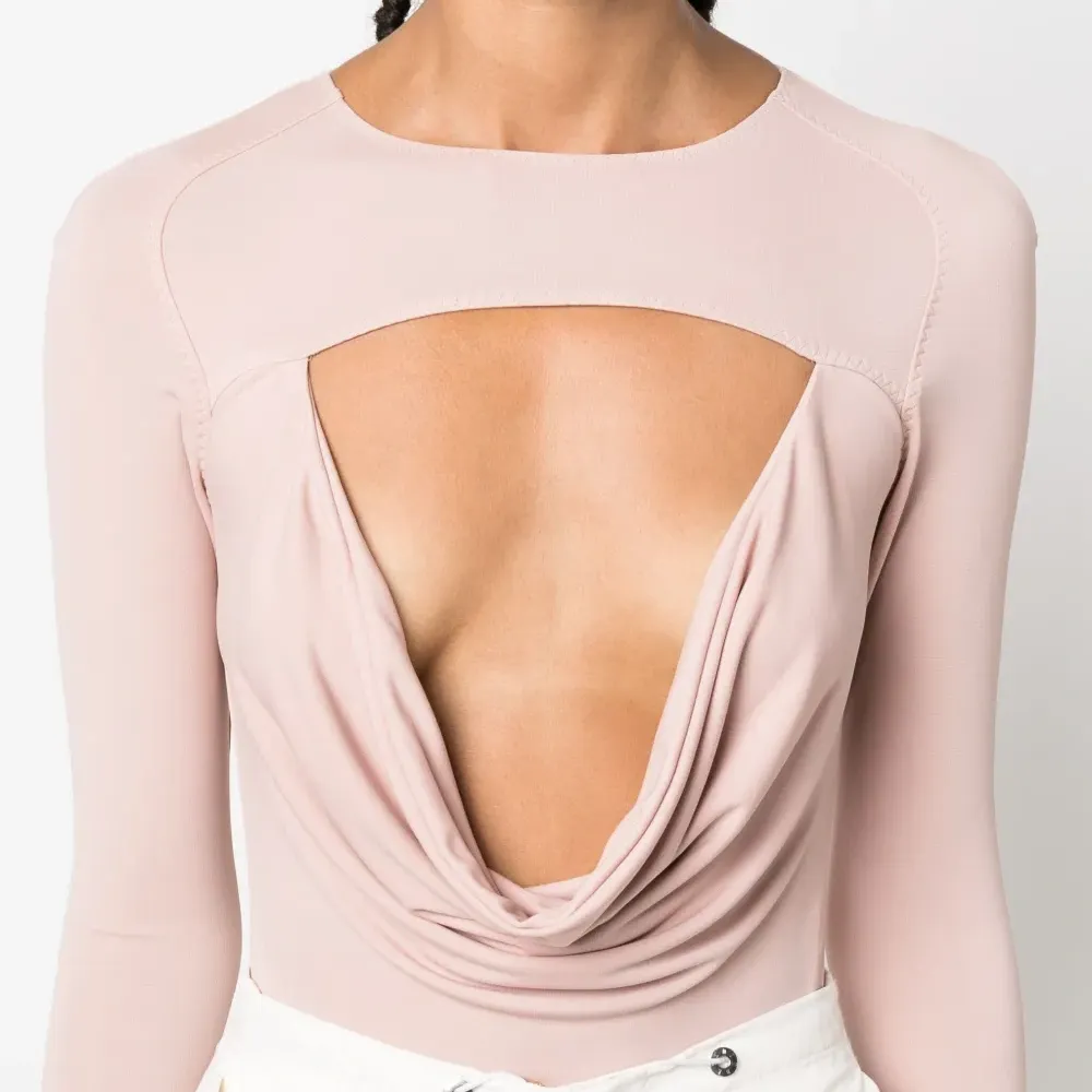 Боди с вырезом и драпировкой