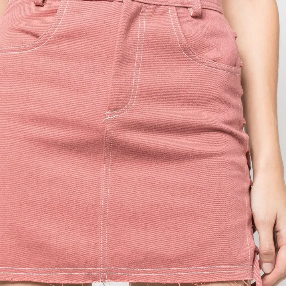 Джинсовая мини-юбка со шнуровкой