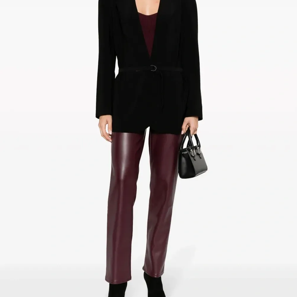 Блейзер с заостренными лацканами