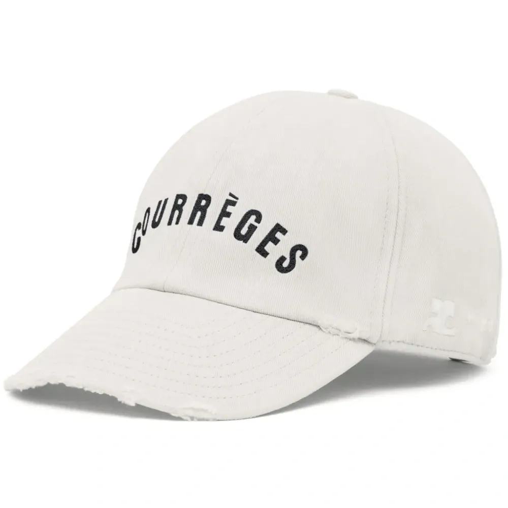 Бейсболка с вышитым логотипом Бейсболка с вышитым логотипом