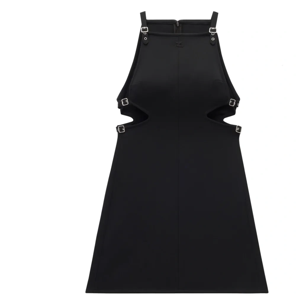 Платье-трапеция с пряжкой