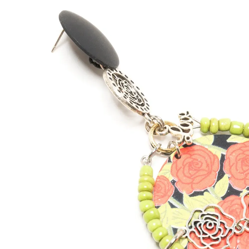 Серьга Love с цветочным принтом