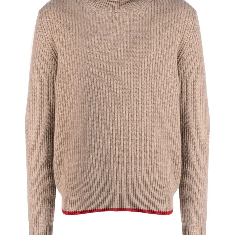 Джемпер в рубчик с высоким воротником