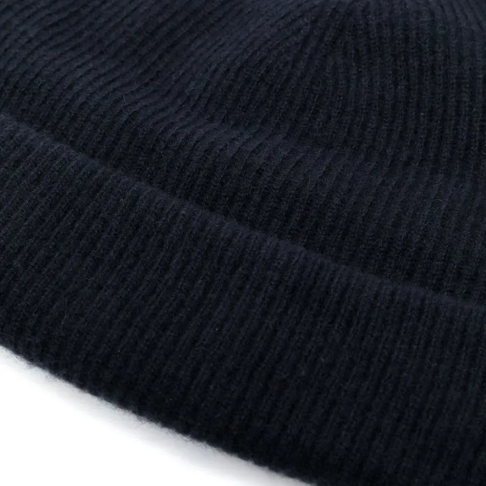 Кашемировая шапка бини в рубчик