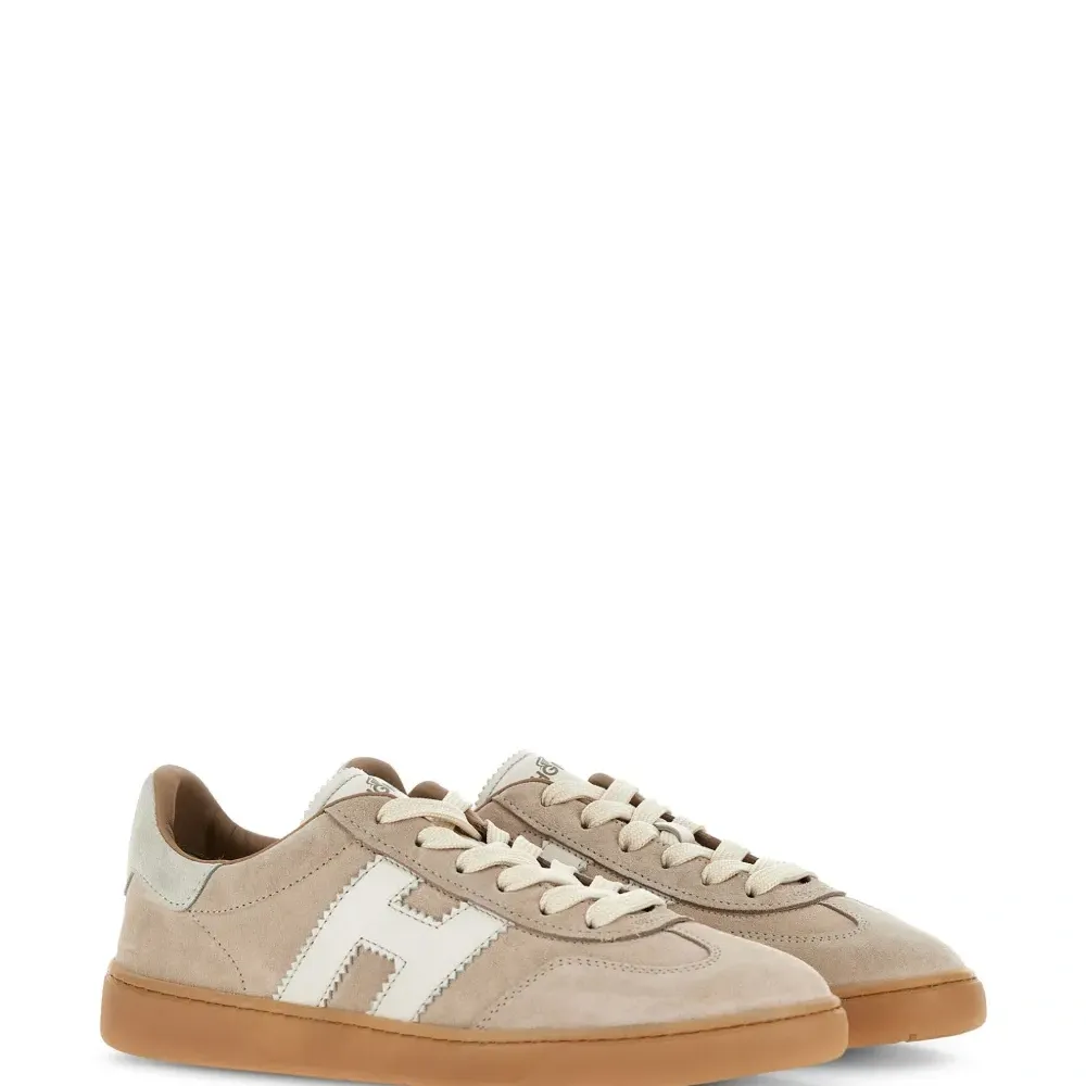 Кроссовки Cool на шнуровке