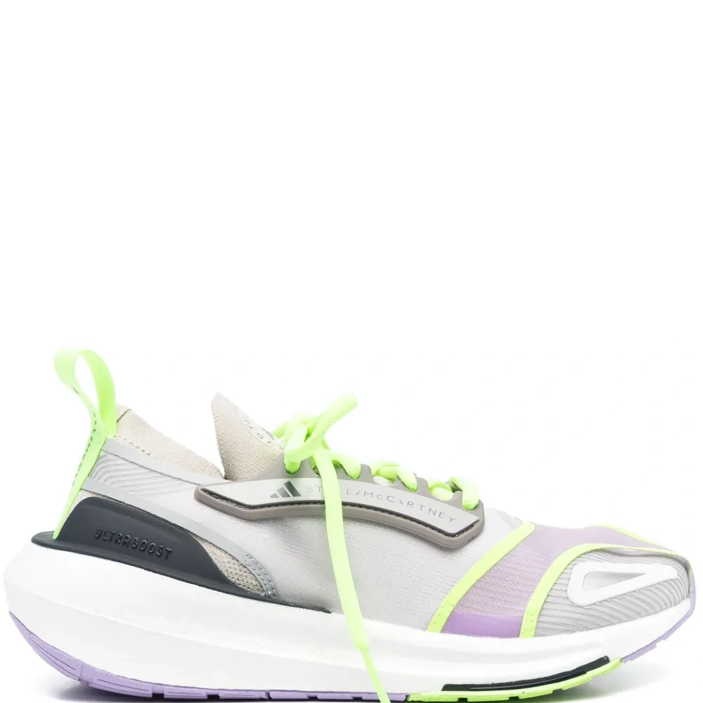 Кроссовки Ultraboost в стиле колор-блок