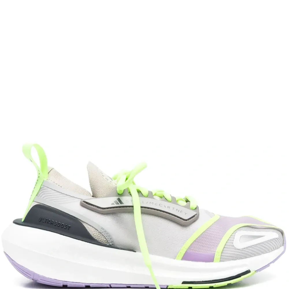 Кроссовки Ultraboost в стиле колор-блок