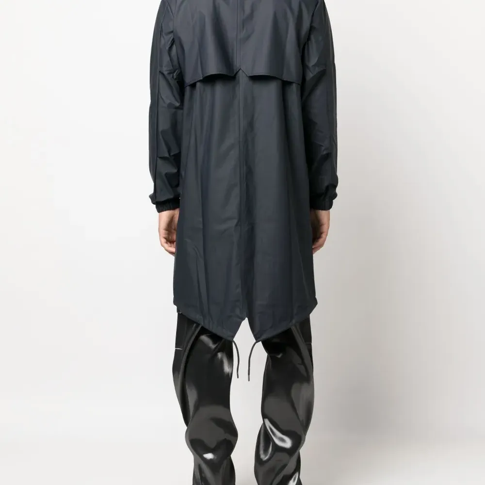 Непромокаемая куртка на молнии с капюшоном